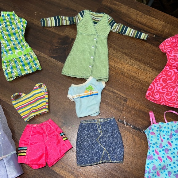 Barbie clothing lot - vintage, newer, Barbie, Chelsea & Ken miscellaneous lot - Picture 4 of 7
